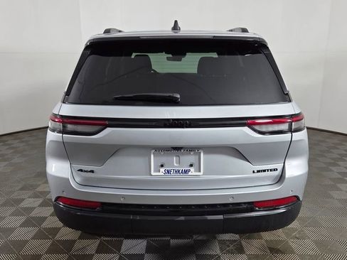 New 2025 Jeep Grand Cherokee Limited w/ Black Appearance Package image 8