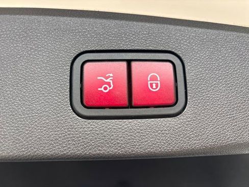 Used 2014 Mercedes-Benz E 350 Sedan image 13