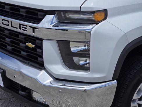 Used 2023 Chevrolet Silverado 2500 LT w/ Fleet Comfort Package AWD/4WD image 9