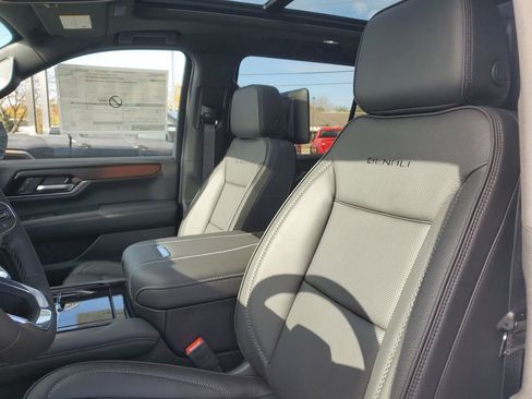 New 2026 GMC Yukon XL Denali w/ Denali Reserve Package image 20