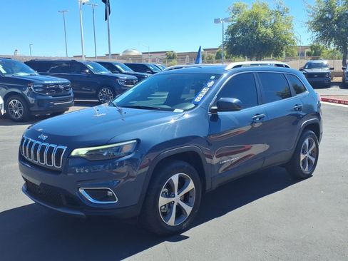 Used 2021 Jeep Cherokee Limited w/ Trailer Tow Group AWD/4WD image 8