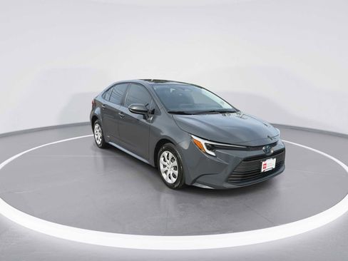 Certified 2025 Toyota Corolla LE w/ Carpet Mat Package (TMS) AWD/4WD image 2