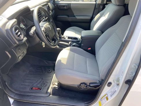 Used 2022 Toyota Tacoma SR w/ SR Convenience Package RWD image 17
