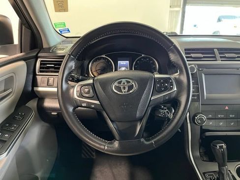 Used 2016 Toyota Camry SE FWD image 21