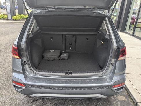 Used 2022 Volkswagen Taos SEL image 11