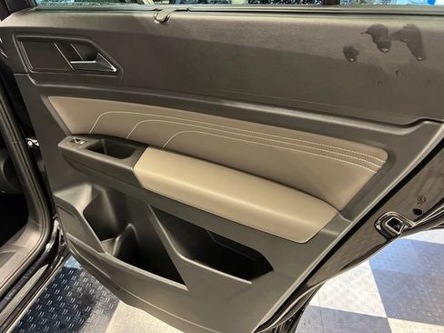 Certified 2023 Volkswagen Atlas SE w/ Panoramic Sunroof Package FWD image 14