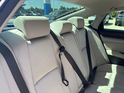 Used 2020 Honda Accord EX image 31
