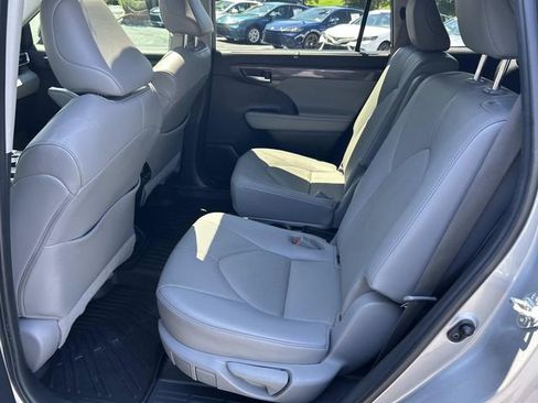 Used 2021 Toyota Highlander Limited AWD/4WD image 20