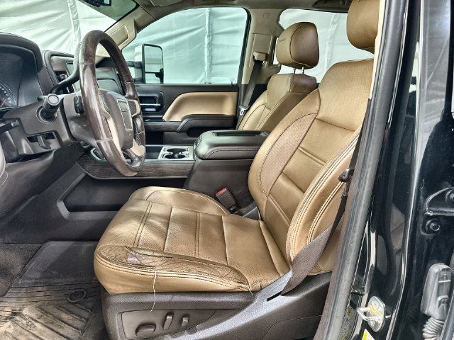 Used 2017 GMC Sierra 2500 Denali w/ Duramax Plus Package AWD/4WD image 17