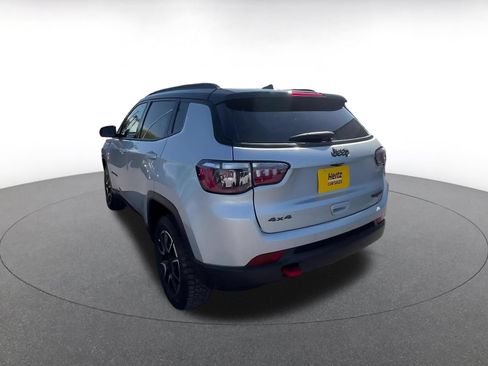 Used 2025 Jeep Compass Trailhawk AWD/4WD image 11