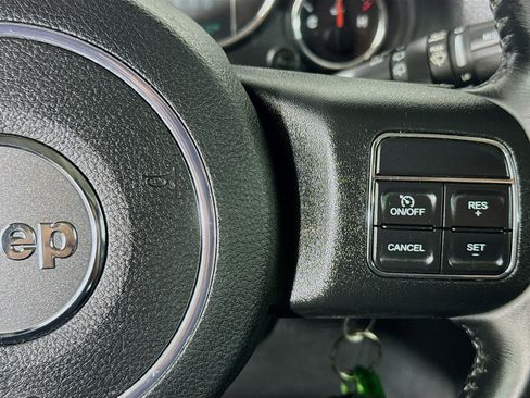 Used 2017 Jeep Wrangler Unlimited Sahara w/ Connectivity Group image 14