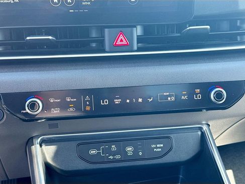 Certified 2025 Kia Carnival SX FWD image 19