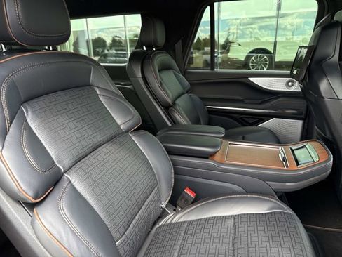 New 2025 Lincoln Navigator L Black Label image 17