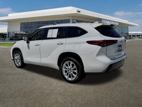 Used 2022 Toyota Highlander Limited AWD/4WD image 7