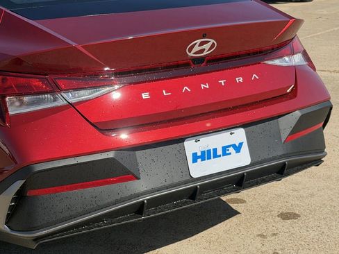 New 2026 Hyundai Elantra SE image 6