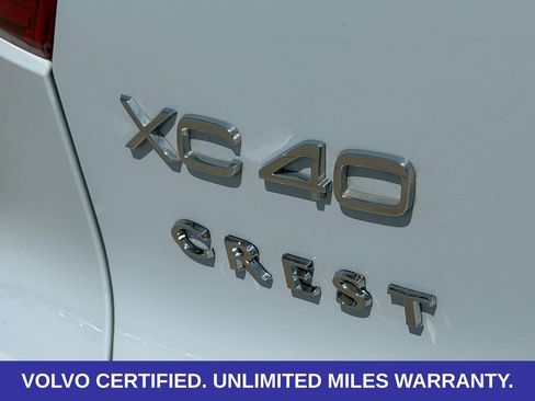 Certified 2026 Volvo XC40 B5 Plus AWD/4WD image 10