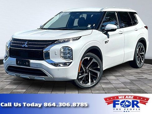 Used 2023 Mitsubishi Outlander SEL image 1