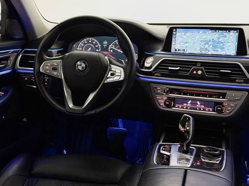 Used 2017 BMW 750i xDrive image 29