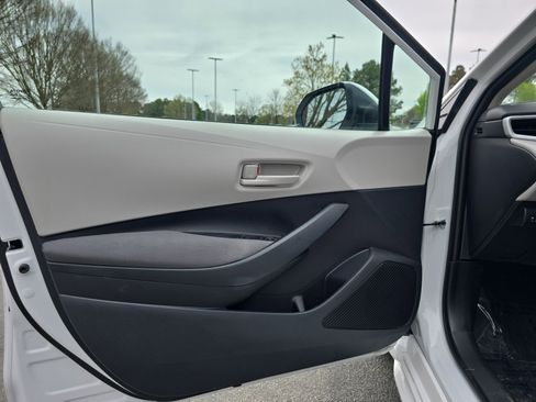 Used 2024 Toyota Corolla LE image 27