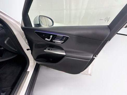 Used 2025 Mercedes-Benz GLC 300 image 32
