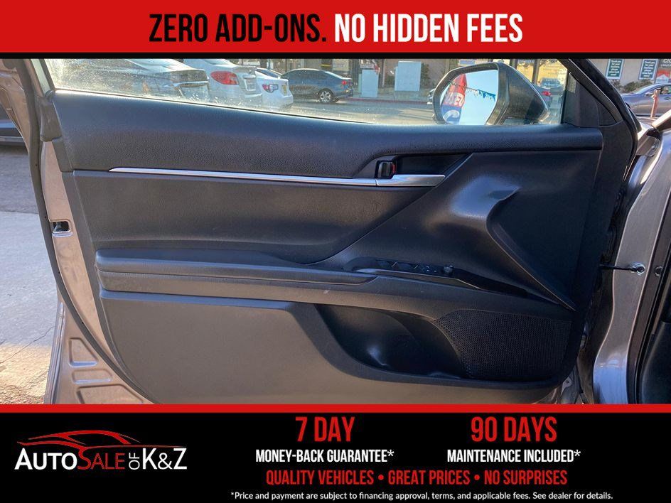 Used 2020 Toyota Camry SE FWD image 21