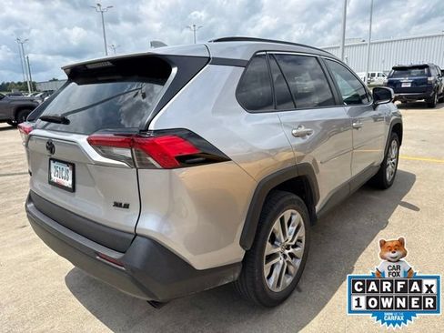 Used 2023 Toyota RAV4 XLE Premium FWD image 9