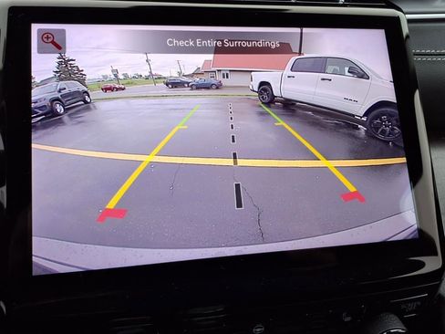 Used 2022 Jeep Grand Cherokee Limited image 25