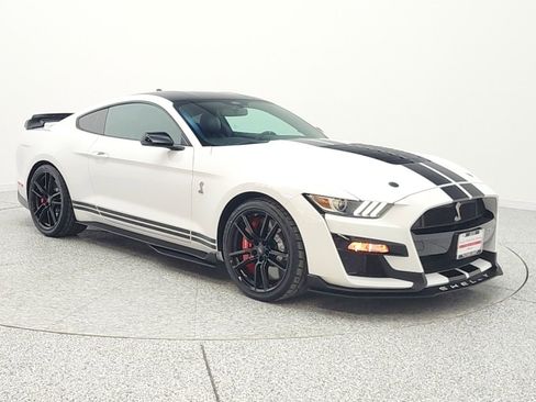 Used 2021 Ford Mustang Shelby GT500 w/ Technology Package RWD image 3