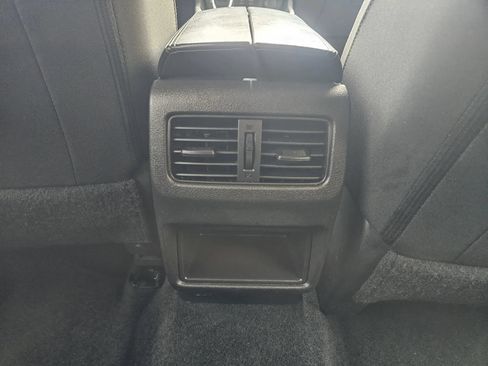 Used 2024 Nissan Rogue S FWD image 27