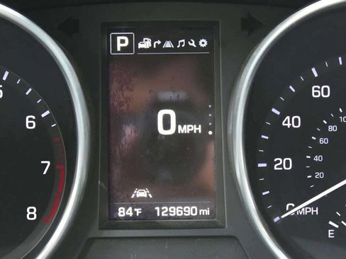 Used 2017 Hyundai Santa Fe Limited image 24