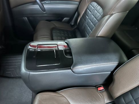 Used 2020 Nissan Armada Platinum image 32