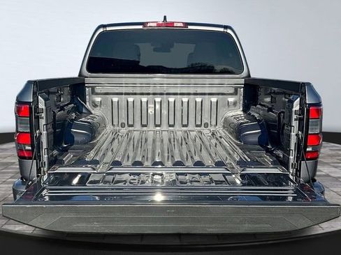 Used 2024 Nissan Frontier SV AWD/4WD image 7