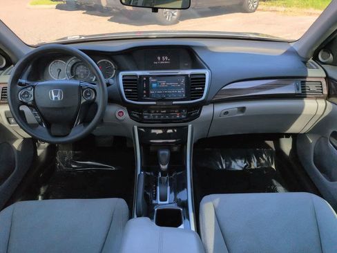 Used 2017 Honda Accord EX image 14
