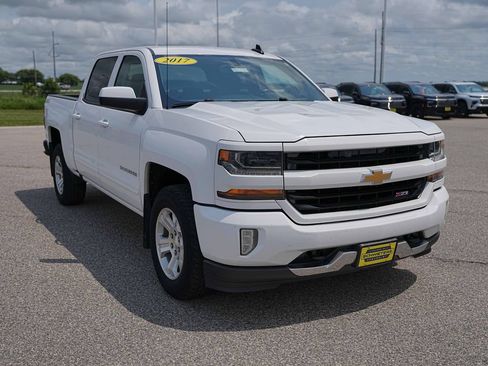 Used 2017 Chevrolet Silverado 1500 LT w/ All Star Edition AWD/4WD image 3