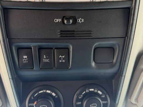 Used 2017 Toyota 4Runner TRD Off-Road AWD/4WD image 27