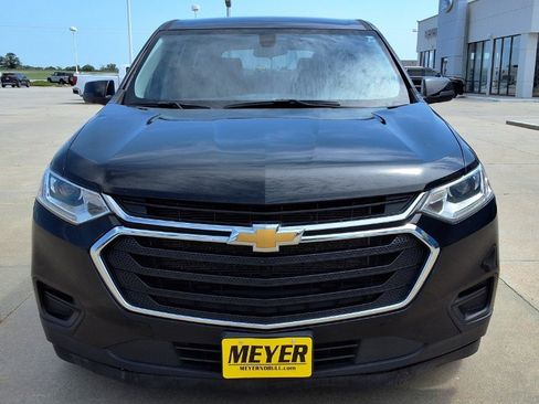Used 2021 Chevrolet Traverse LS AWD/4WD image 3