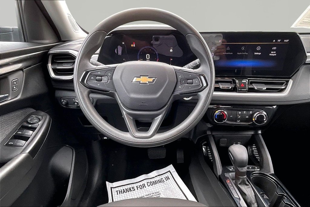 Used 2025 Chevrolet TrailBlazer LT w/ Driver Confidence Package FWD image 9