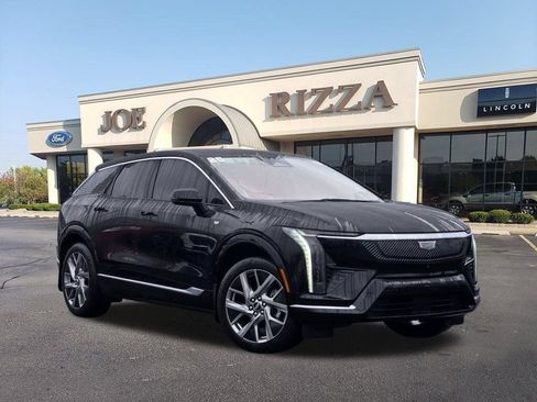Used 2025 Cadillac Optiq Luxury 1 w/ LPO, Floor Liner Package AWD/4WD image 1