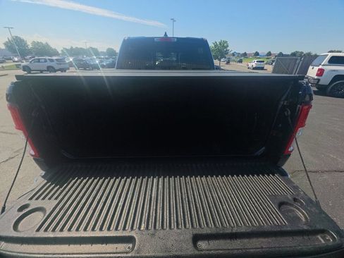 Used 2022 RAM 1500 Big Horn AWD/4WD image 9