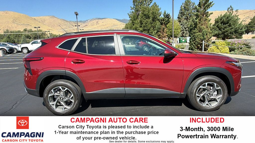 Used 2025 Chevrolet Trax LT w/ Driver Confidence Package FWD image 2