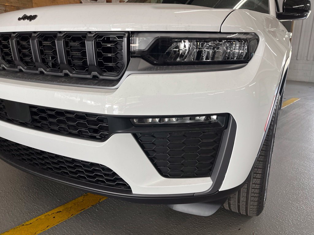 New 2026 Jeep Grand Cherokee Limited AWD/4WD image 10