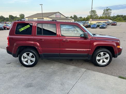 Used 2015 Jeep Patriot Limited w/ Sun/Sound Group AWD/4WD image 4