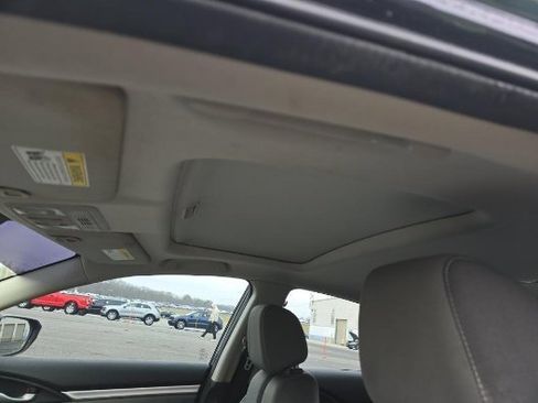 Used 2017 Honda Civic EX image 9