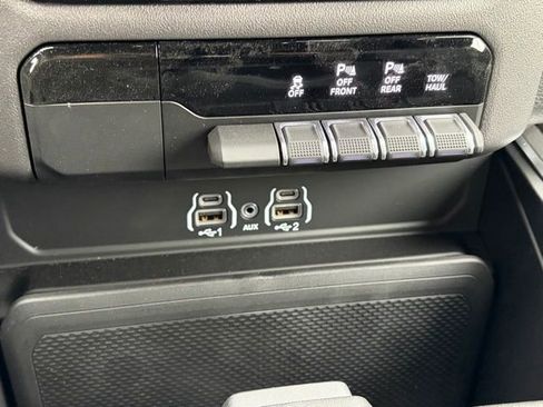 New 2026 RAM 1500 Express AWD/4WD image 21