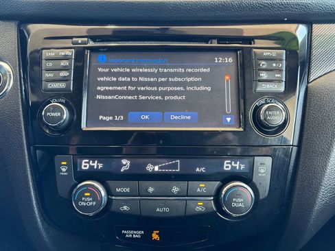 Used 2016 Nissan Rogue SL w/ SL Premium Package image 16