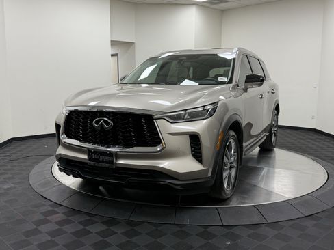 Certified 2024 INFINITI QX60 Luxe FWD image 2