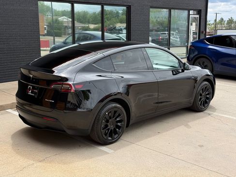 Used 2023 Tesla Model Y Long Range AWD/4WD image 13