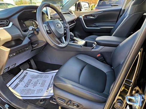 Used 2024 Toyota RAV4 XLE Premium image 7