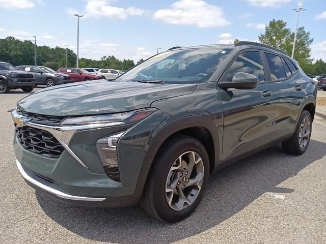 Used 2025 Chevrolet Trax LT FWD image 7