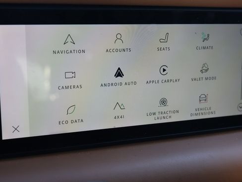 Used 2023 Land Rover Defender 110 X-Dynamic SE image 19